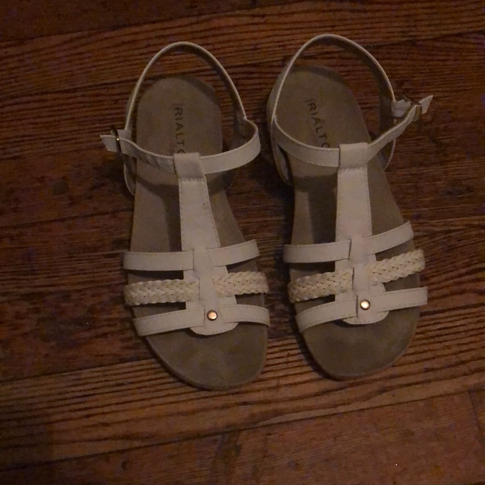 RIALTO Comfort sandal Size 6 M White in color